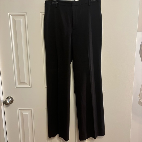 Banana Republic Factory Store 6R - Picture 1 of 5